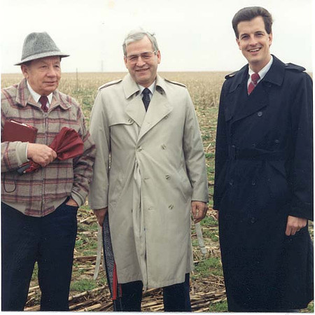 GROUND BREAKING NEW BUILDING 1990
